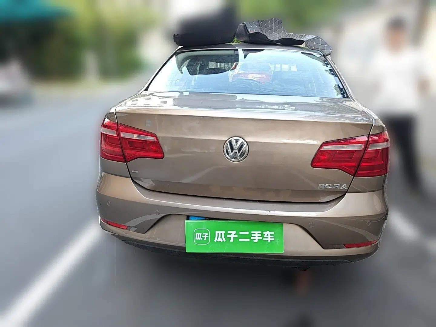 Volkswagen Bora 2013 1.6L Manual Comfort Model — миниатюра 5