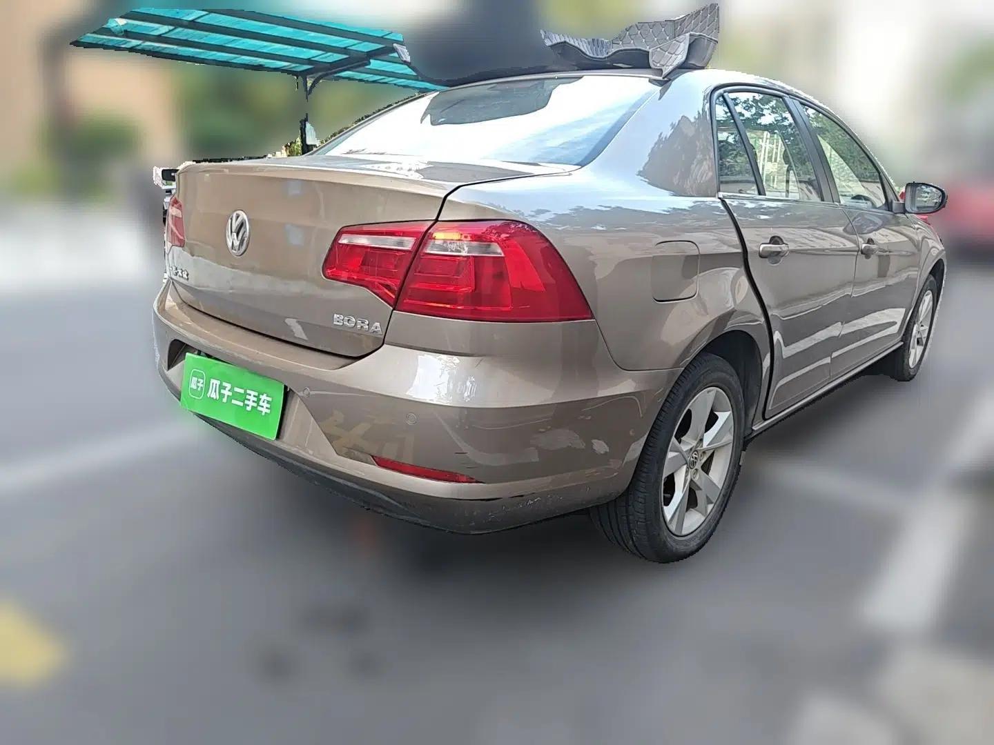 Volkswagen Bora 2013 1.6L Manual Comfort Model — миниатюра 6