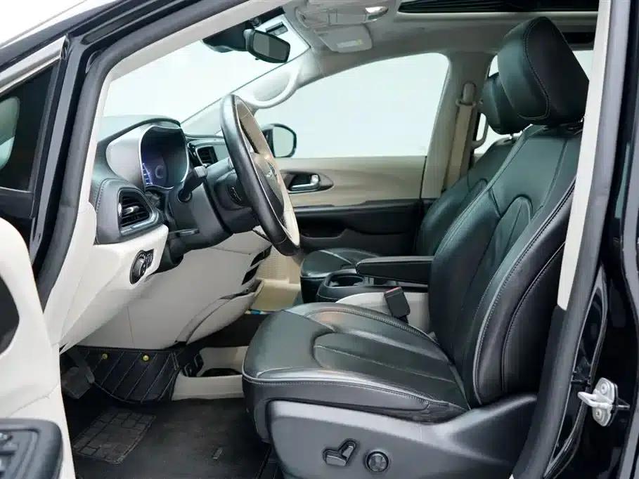 2018 Chrysler Grand Voyager PHEV (Imported) 3.6L Plug-in Hybrid — миниатюра 4