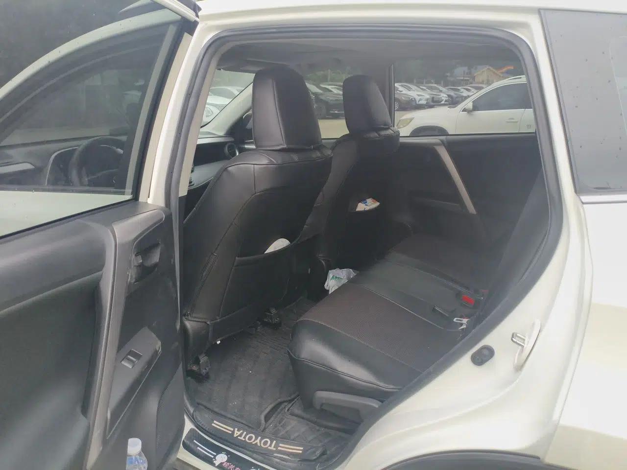 Toyota RAV4 2019 2.0L CVT Two-Wheel Drive Luxury Version China VI Standard — миниатюра 17