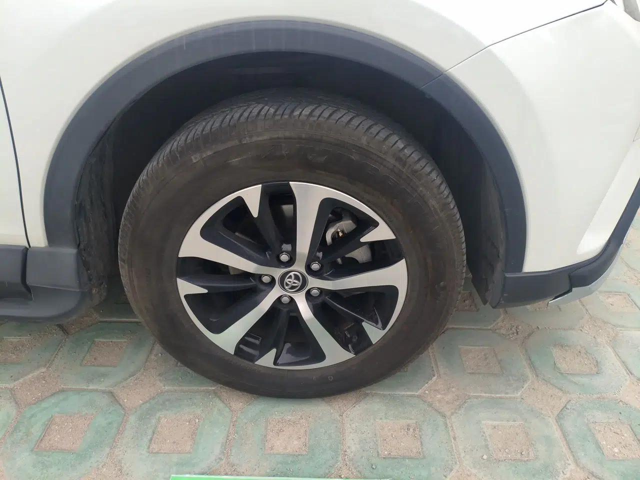 Toyota RAV4 2019 2.0L CVT Two-Wheel Drive Luxury Version China VI Standard — миниатюра 8