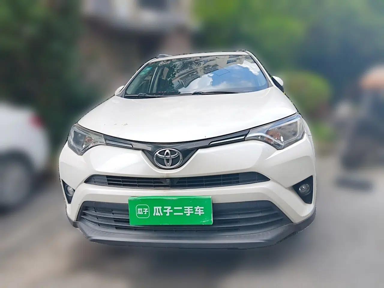 Toyota RAV4 2016 2.0L CVT Two-Wheel Drive Fashion Edition China V Standard — миниатюра 2