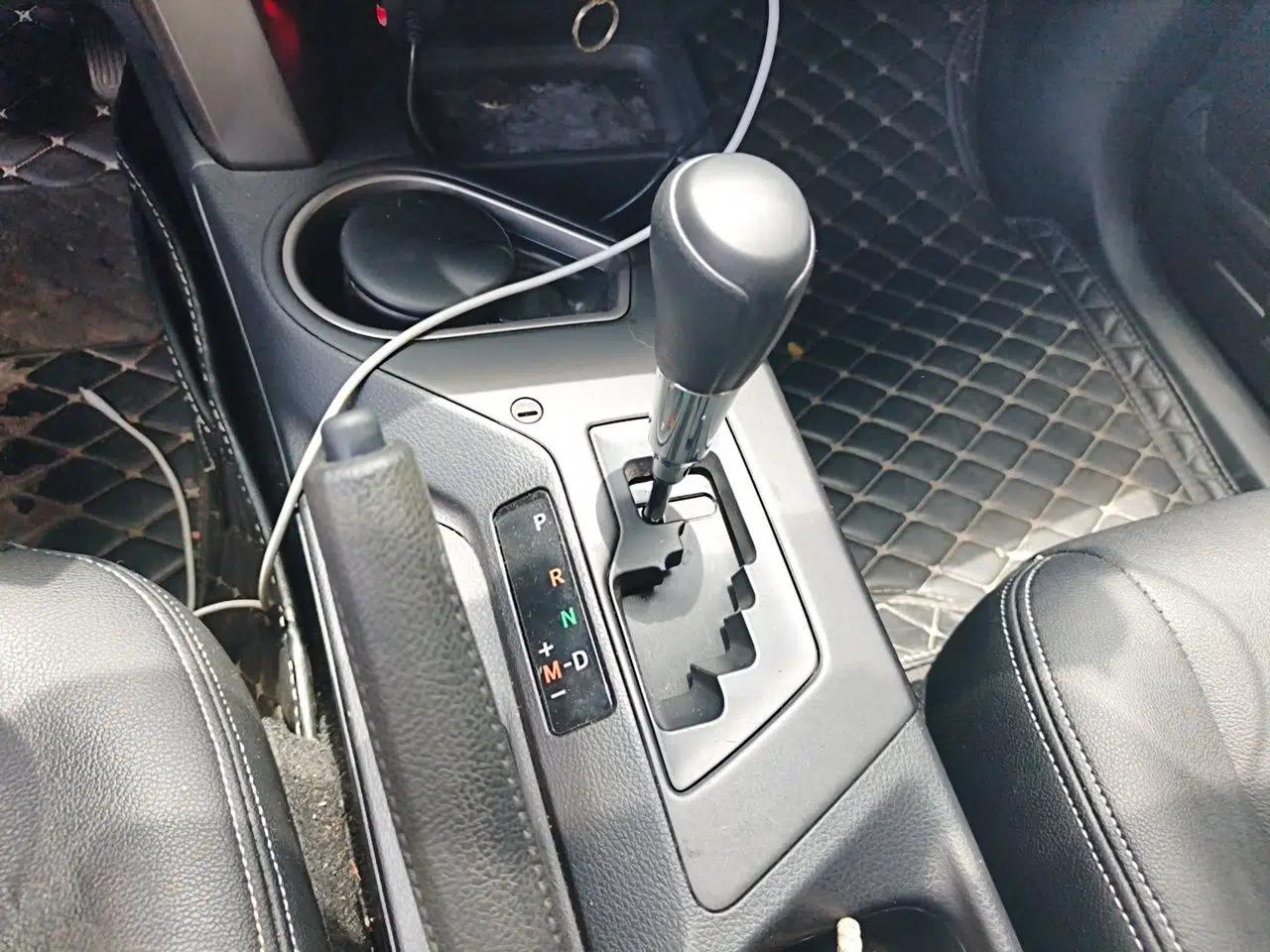 Toyota RAV4 2016 2.0L CVT Two-Wheel Drive Fashion Edition China V Standard — миниатюра 14