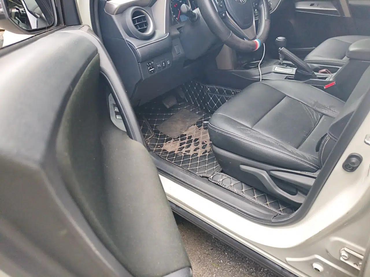 Toyota RAV4 2016 2.0L CVT Two-Wheel Drive Fashion Edition China V Standard — миниатюра 16