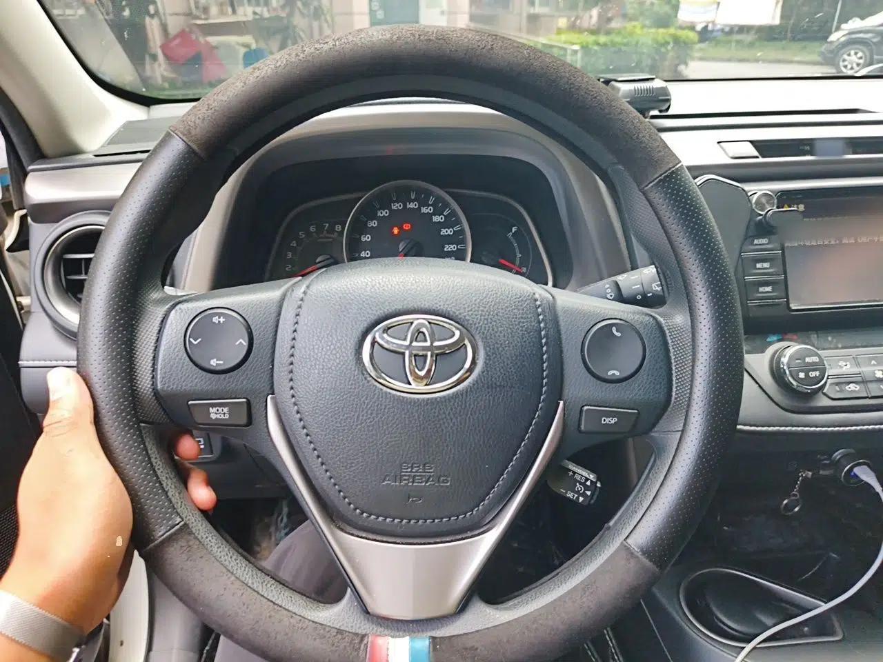 Toyota RAV4 2016 2.0L CVT Two-Wheel Drive Fashion Edition China V Standard — миниатюра 10