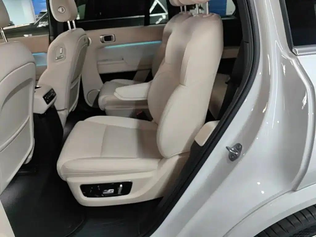 Li Auto L8 2025 Max Smart Renewal Edition — миниатюра 17