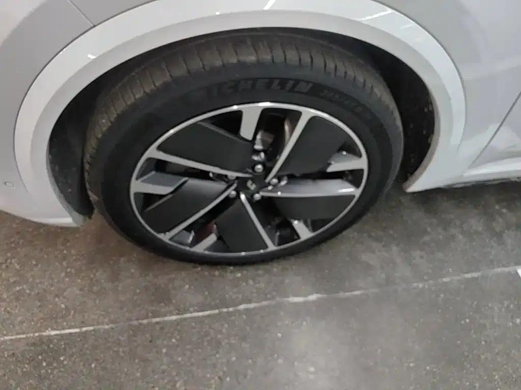 Li Auto L8 2025 Max Smart Renewal Edition — миниатюра 23