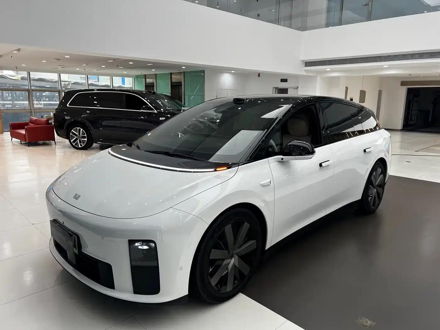 Li Auto i6 2025 AWD Standard Edition — миниатюра 1