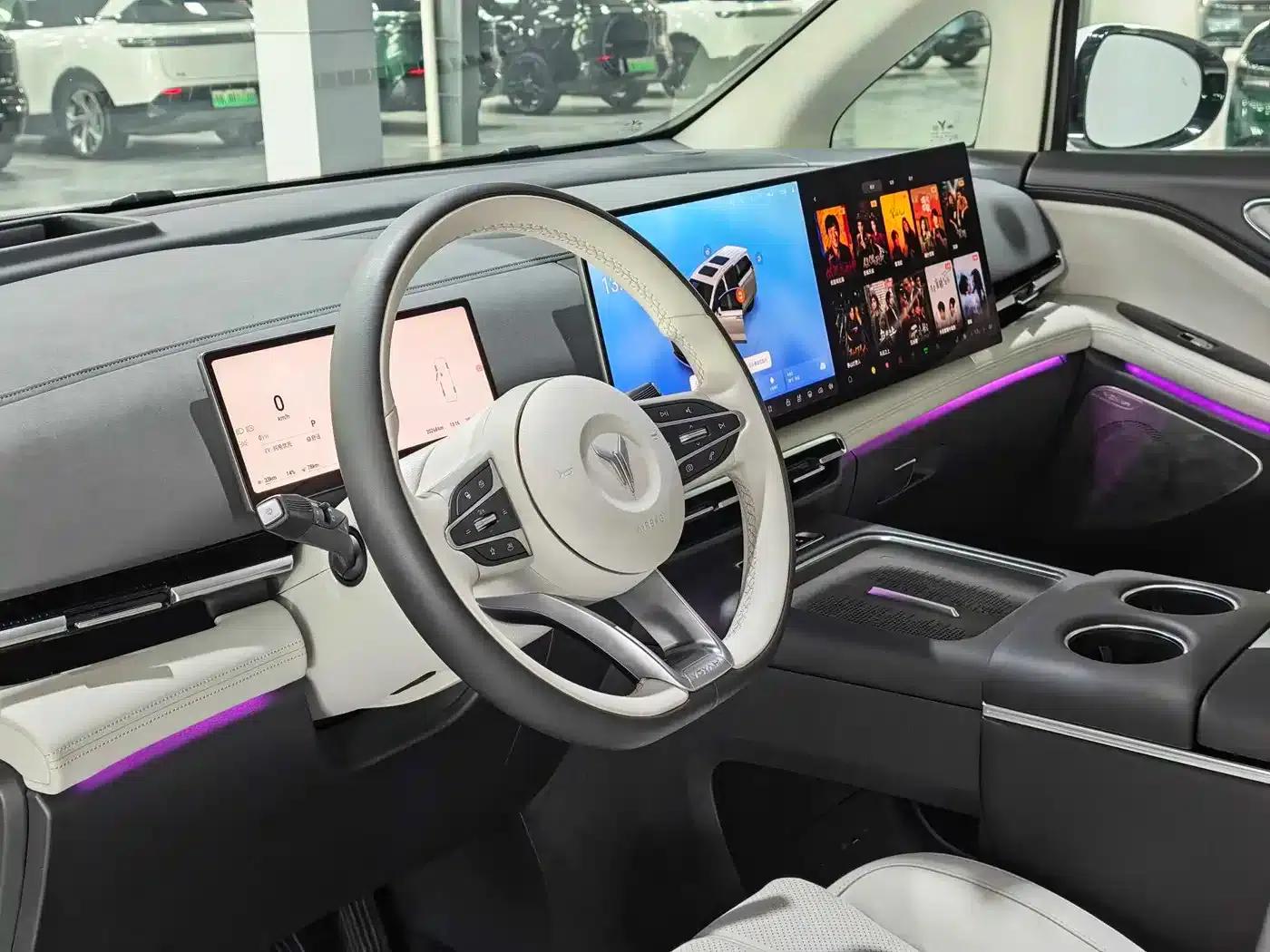 Voyah Dreamer 2025 PHEV 4WD Premium Kunpeng Edition — миниатюра 5