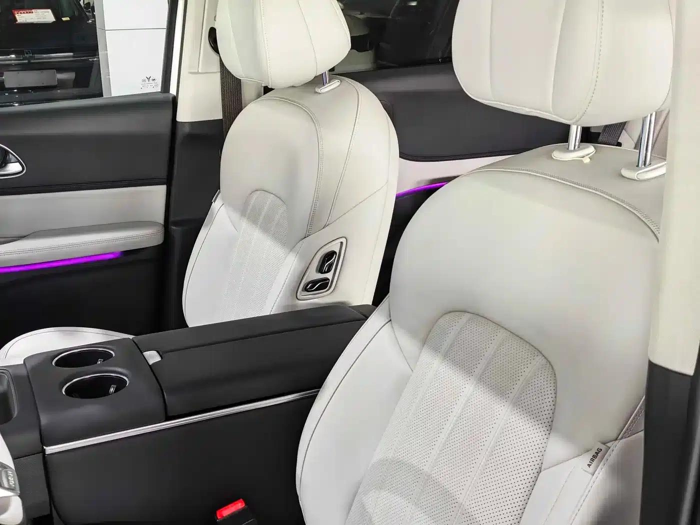 Voyah Dreamer 2025 PHEV 4WD Premium Kunpeng Edition — миниатюра 7