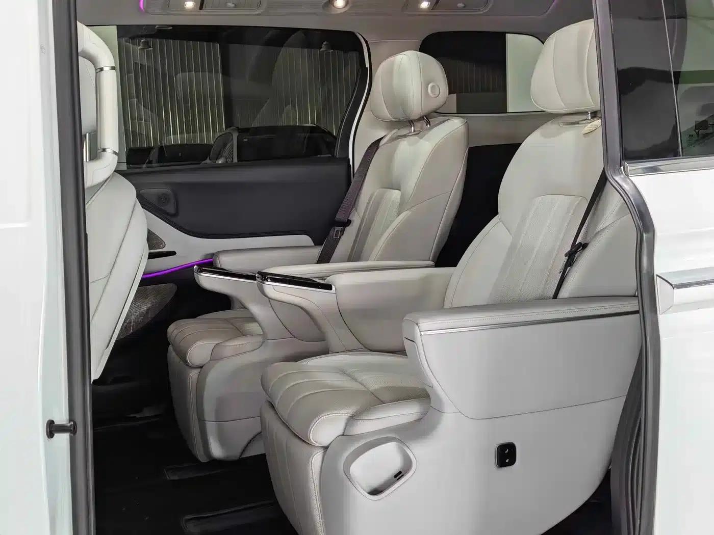 Voyah Dreamer 2025 PHEV 4WD Premium Kunpeng Edition — миниатюра 8