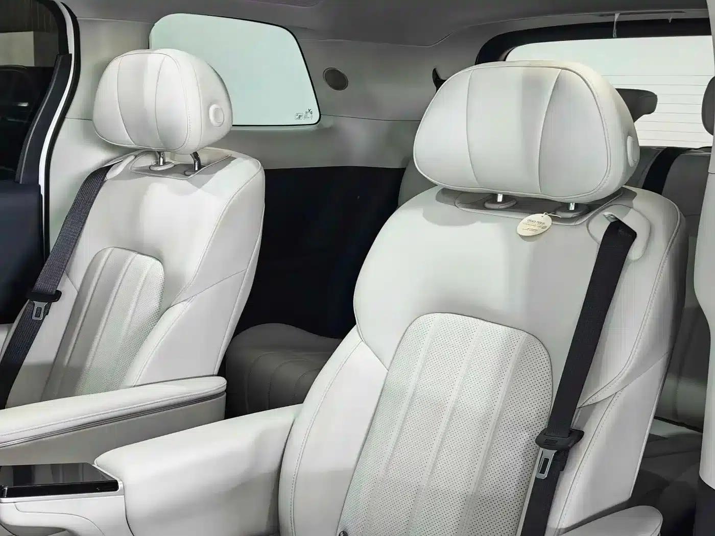 Voyah Dreamer 2025 PHEV 4WD Premium Kunpeng Edition — миниатюра 9