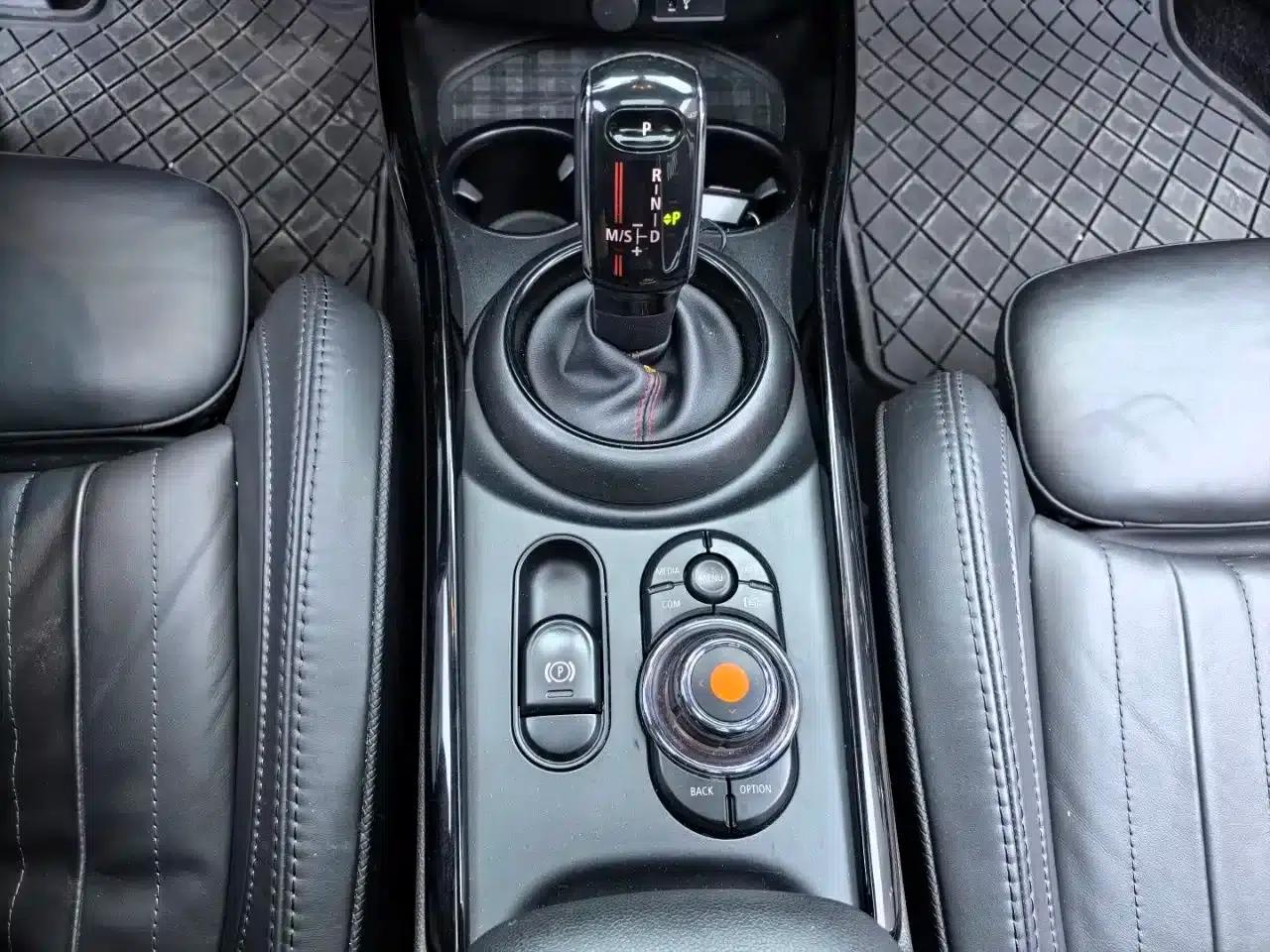 2021 MINI CLUBMAN 2.0T COOPER S — миниатюра 12