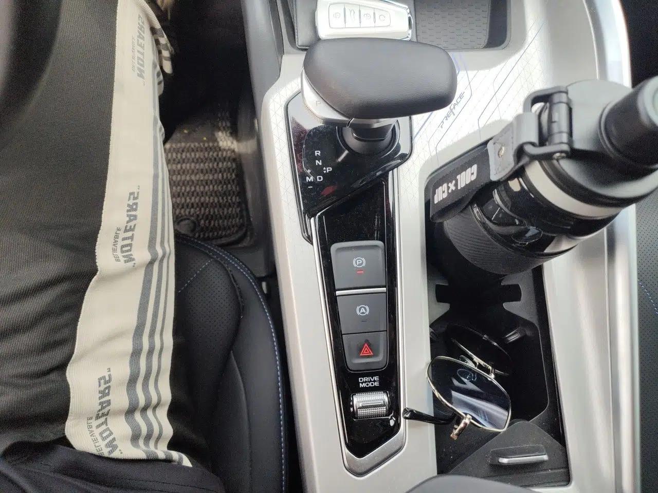 Geely Auto Preface 2025 Dongfang Yao 1.5TD Kunlun Edition — миниатюра 14