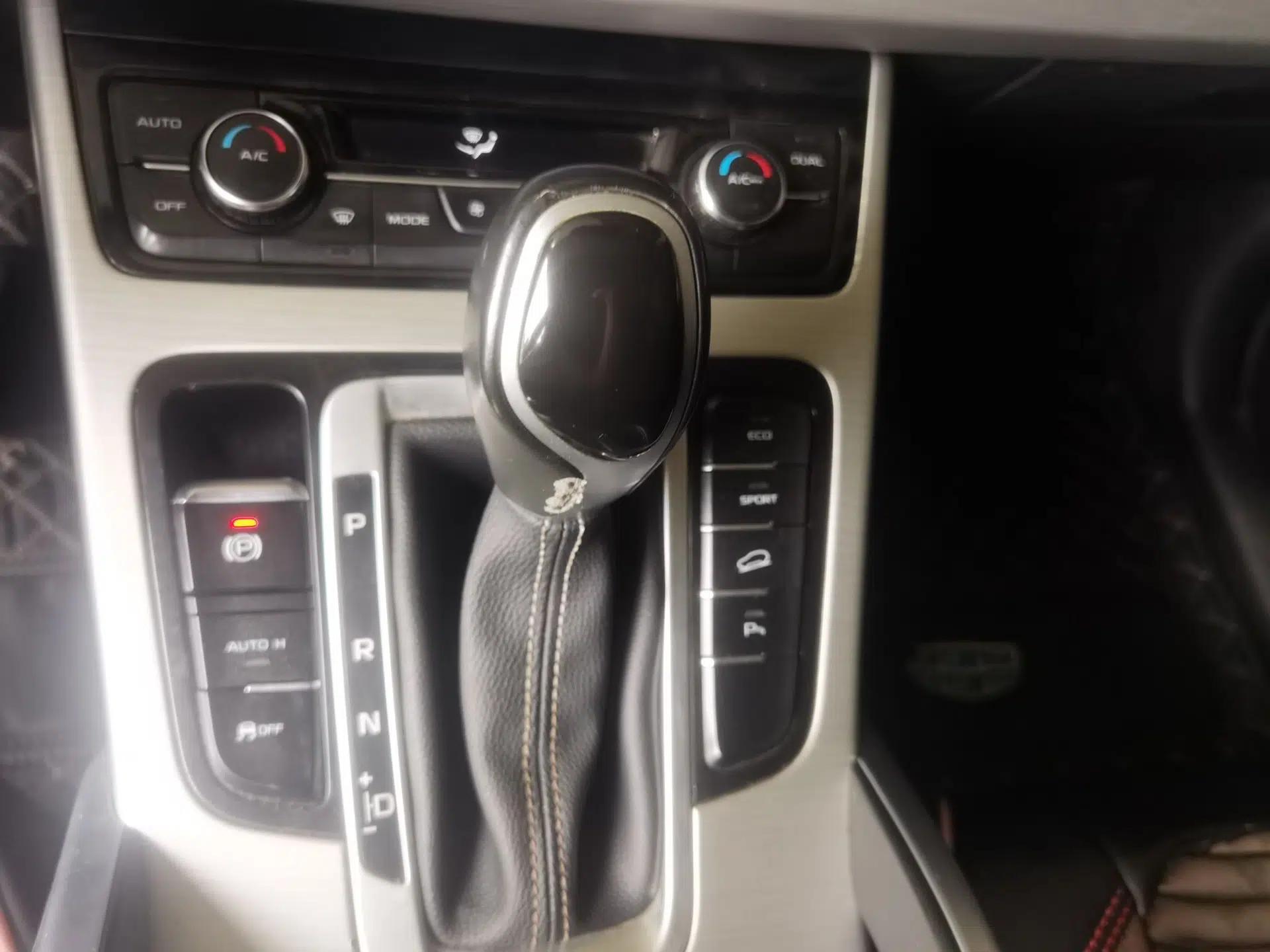 Geely Auto Emgrand X7 Sport 2016 1.8TD Automatic ZhiShang Model — миниатюра 14