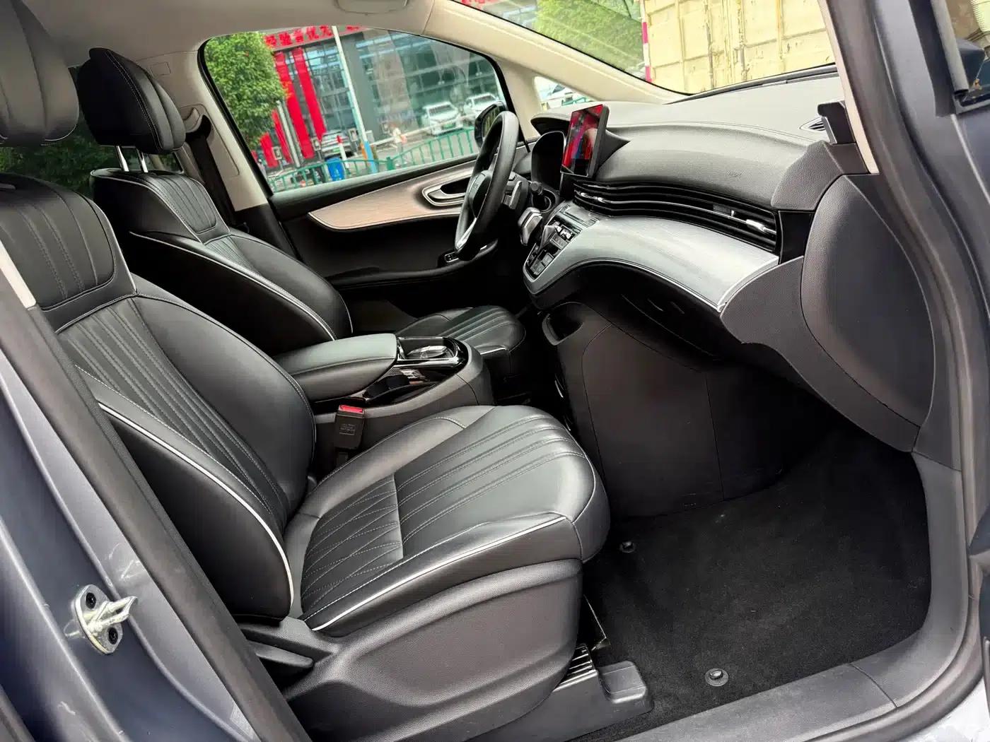 Roewe iMAX8 2022 400TGI Flagship Edition — миниатюра 10