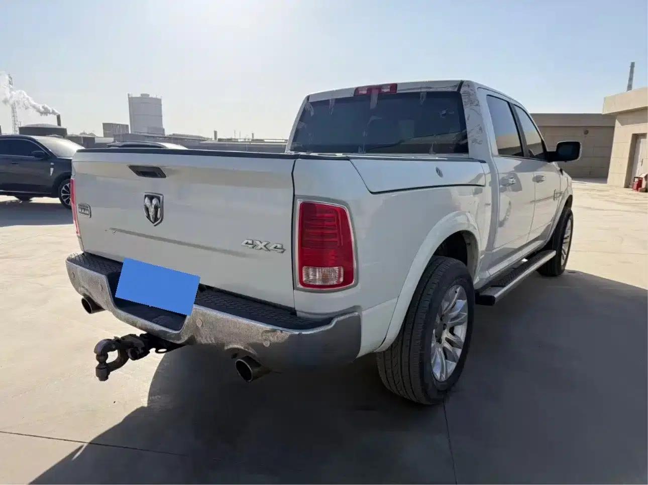 RAM Trucks 2018 5.7L Automatic — миниатюра 3