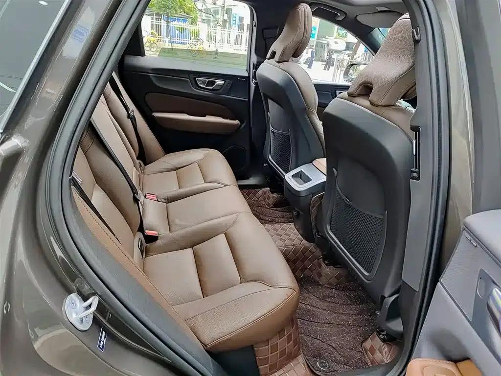 2024 Volvo XC60 B5 AWD Inscription Luxury Edition — миниатюра 11