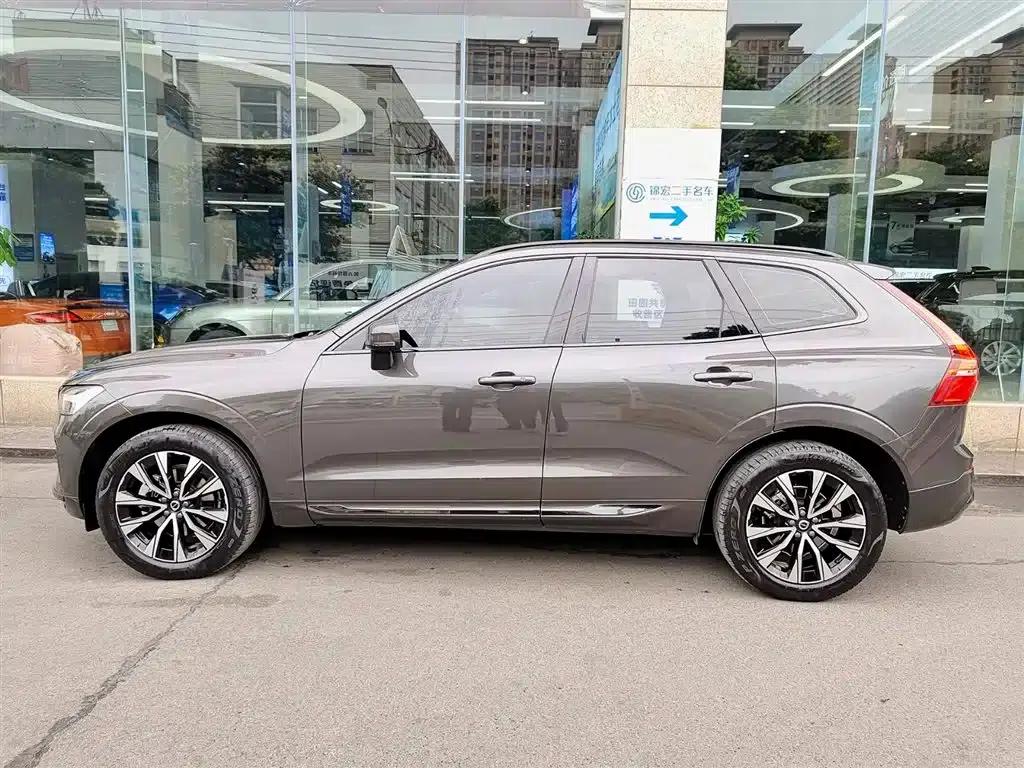 2024 Volvo XC60 B5 AWD Inscription Luxury Edition — миниатюра 3