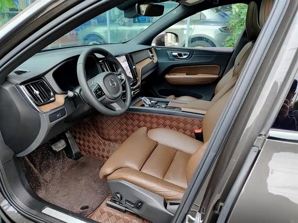 2024 Volvo XC60 B5 AWD Inscription Luxury Edition — миниатюра 7
