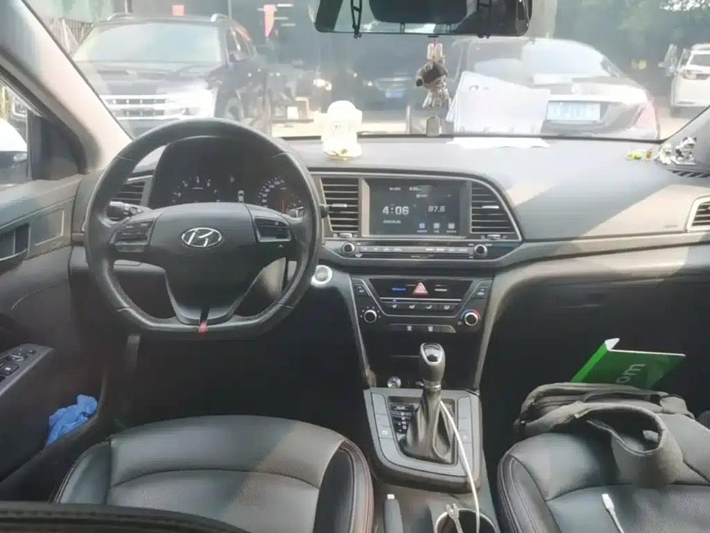 Hyundai Elantra 2018 1.4T Dual-Clutch Dynamic & Vitality Edition — миниатюра 10