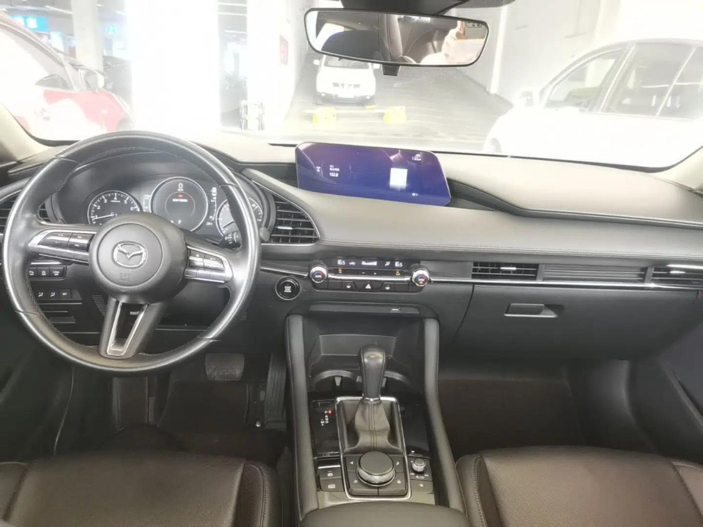 Mazda 3 Axela 2022 2.0L Automatic Zhi Rui Edition — миниатюра 12