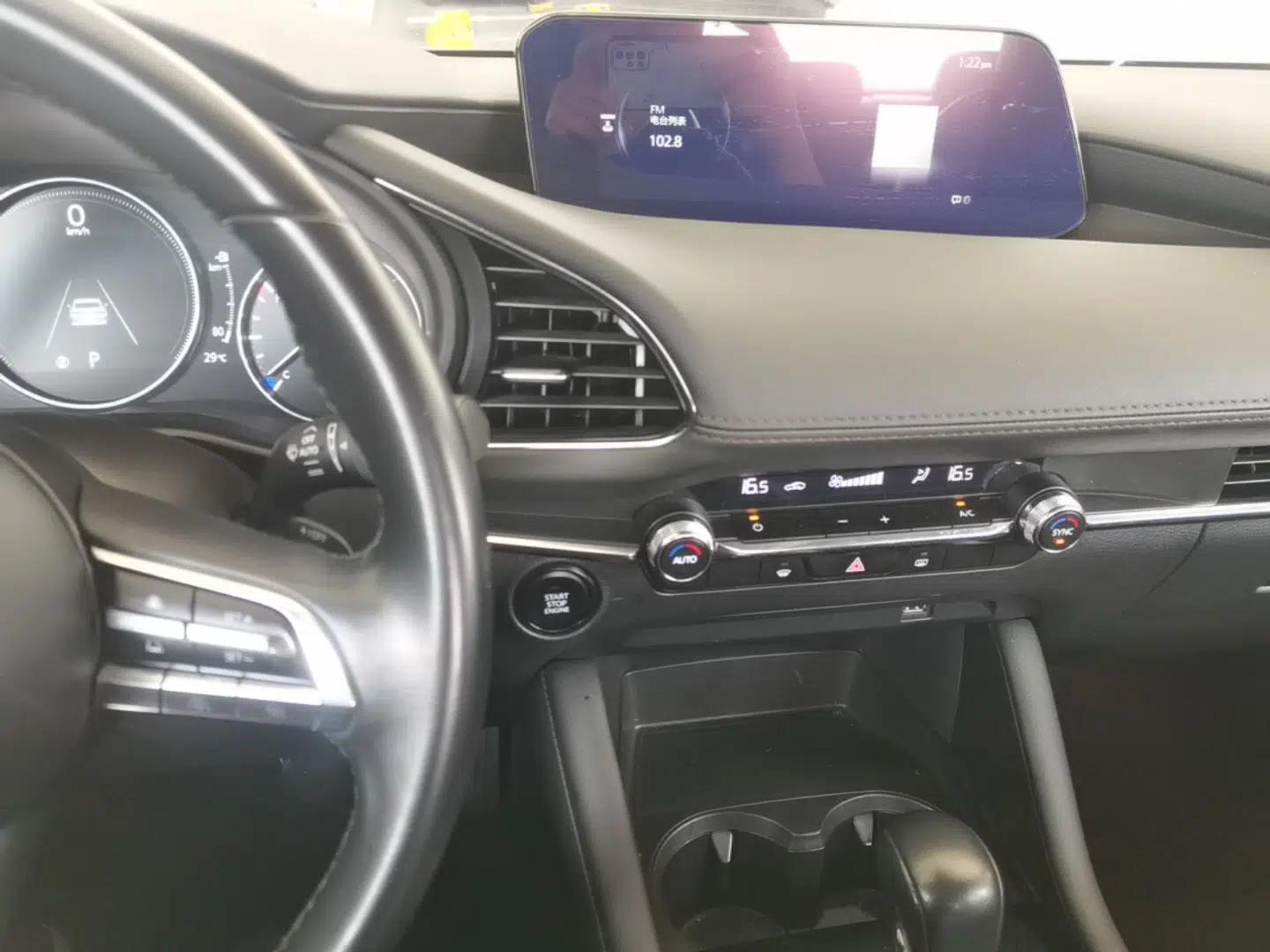 Mazda 3 Axela 2022 2.0L Automatic Zhi Rui Edition — миниатюра 15