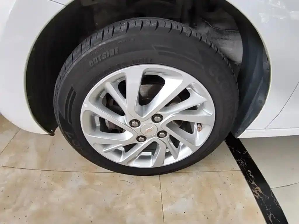 Chevrolet Aveo RV 2018 1.5L Automatic Smart Edition — миниатюра 23