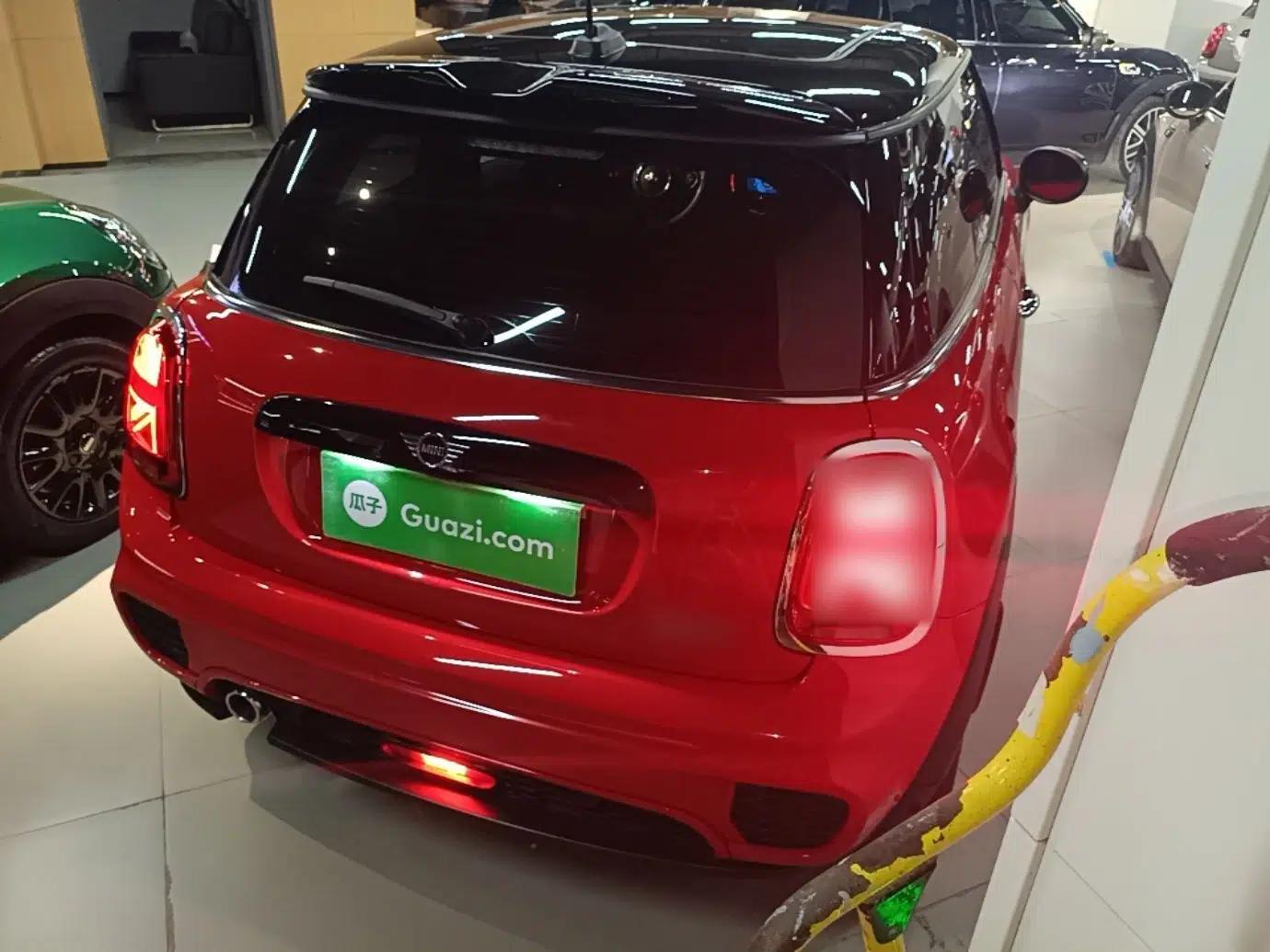MINI 2019 1.5T COOPER Racing Driver — миниатюра 6