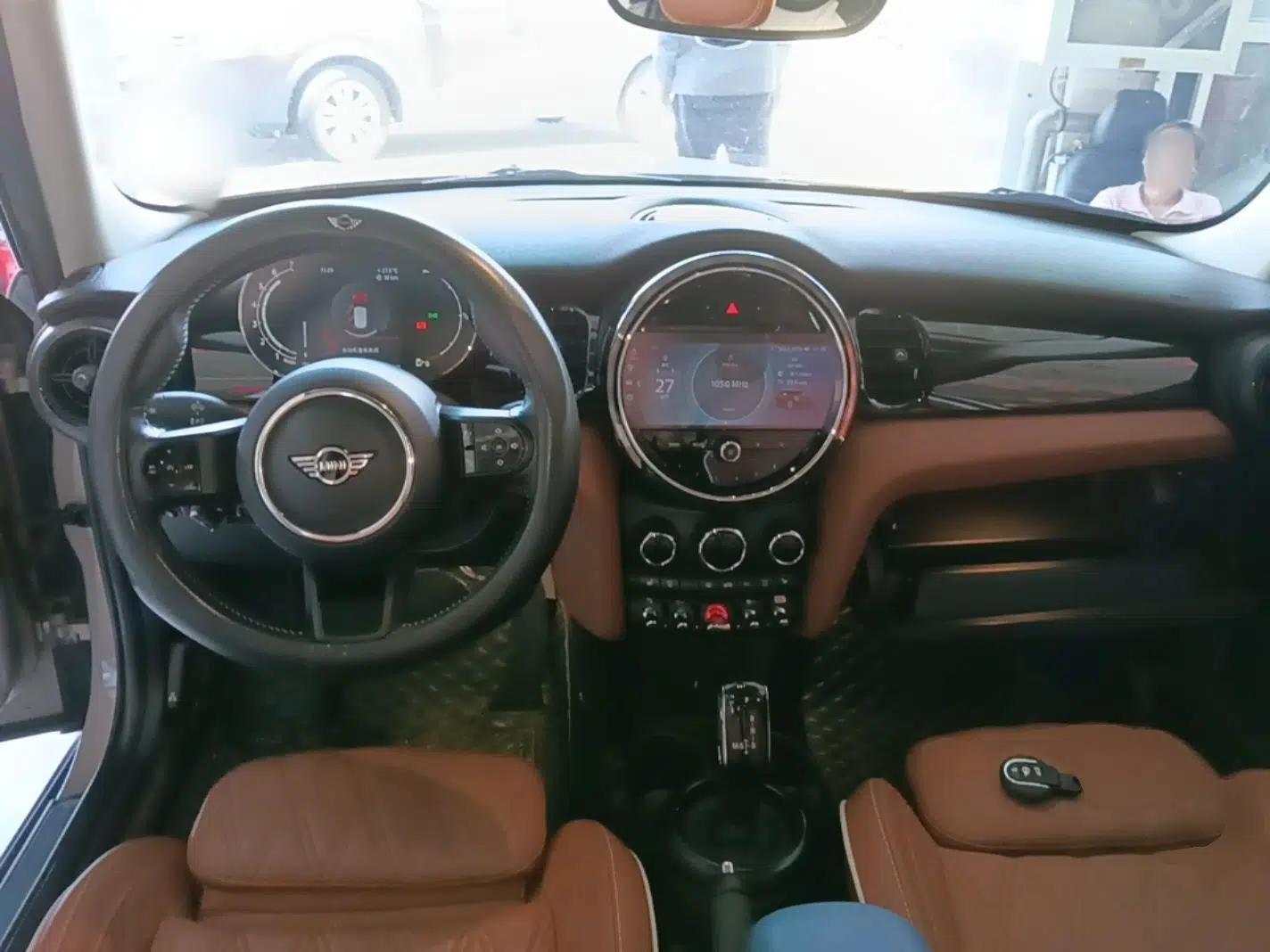 MINI 2022 1.5T COOPER Artist Five-Door Edition — миниатюра 12