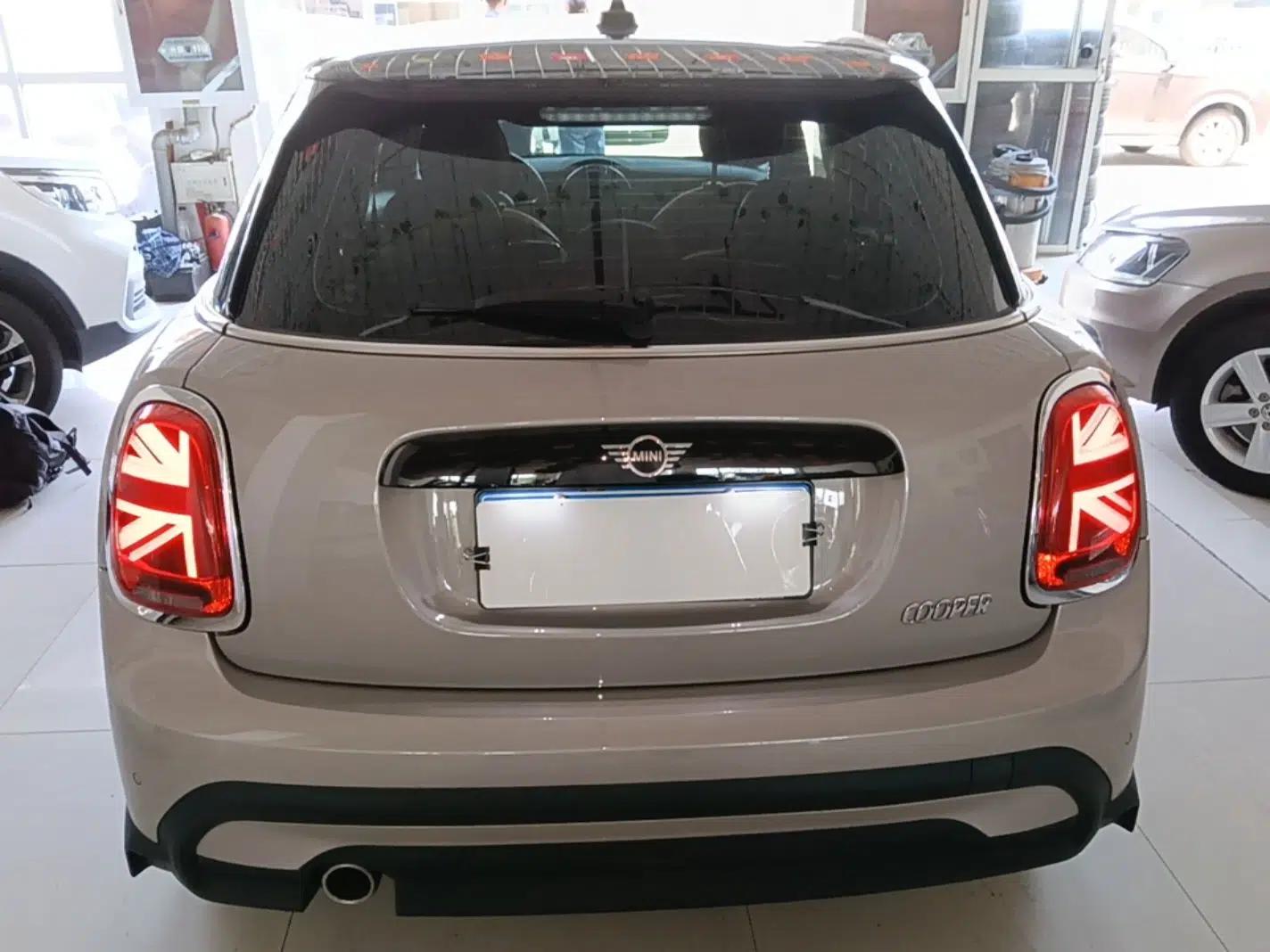 MINI 2022 1.5T COOPER Artist Five-Door Edition — миниатюра 5