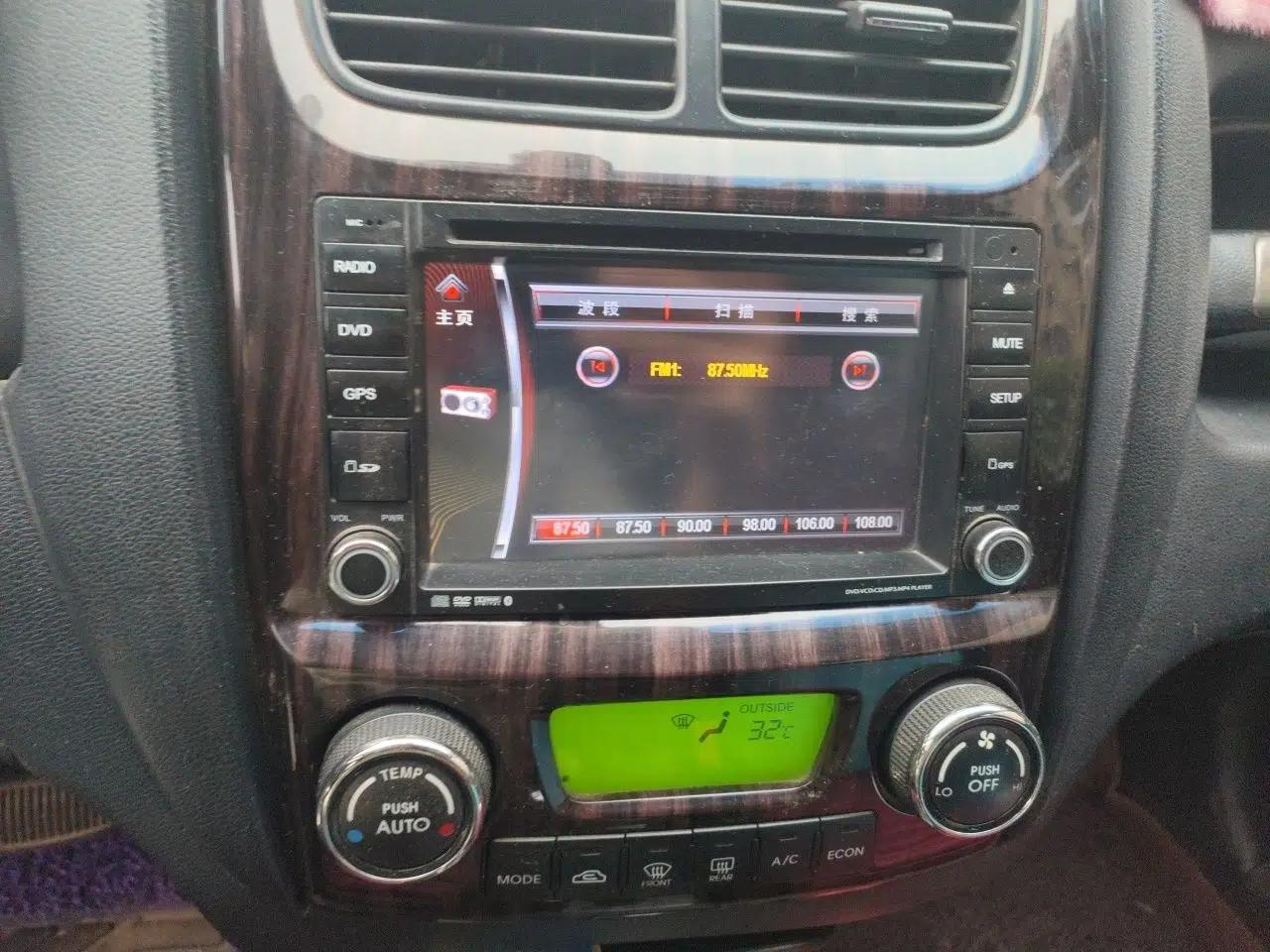 Kia Sportage 2011 2.0L Automatic Two-Wheel Drive GLS — миниатюра 13