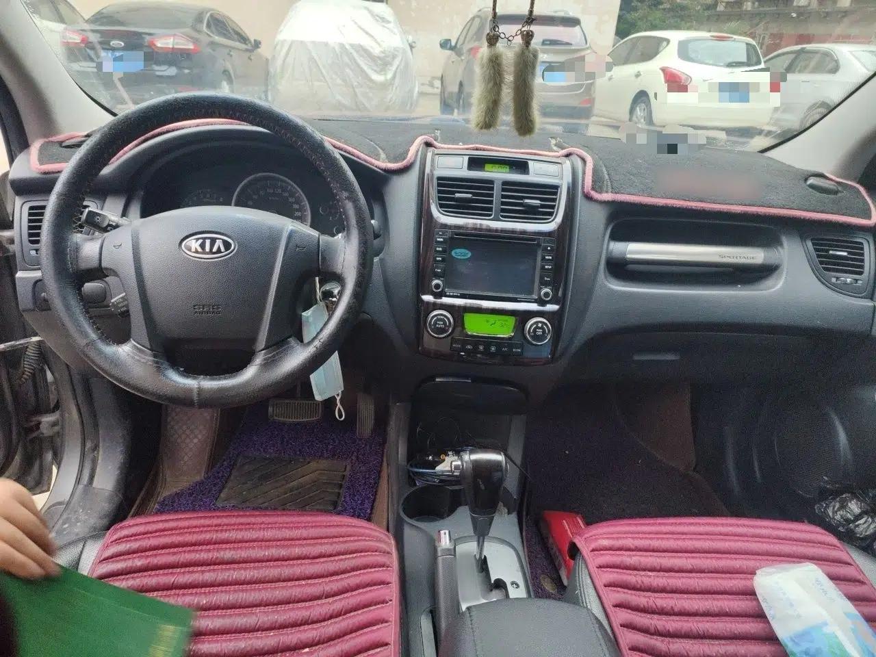 Kia Sportage 2011 2.0L Automatic Two-Wheel Drive GLS — миниатюра 9