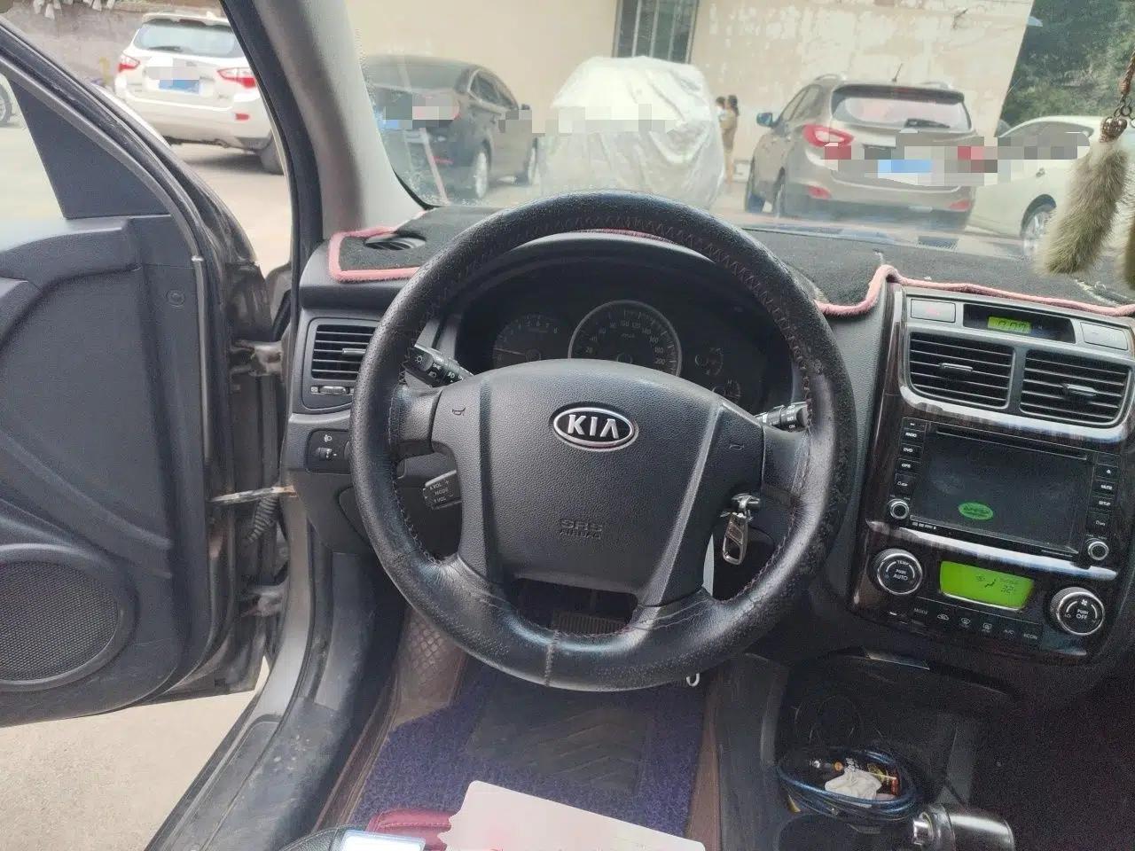 Kia Sportage 2011 2.0L Automatic Two-Wheel Drive GLS — миниатюра 10