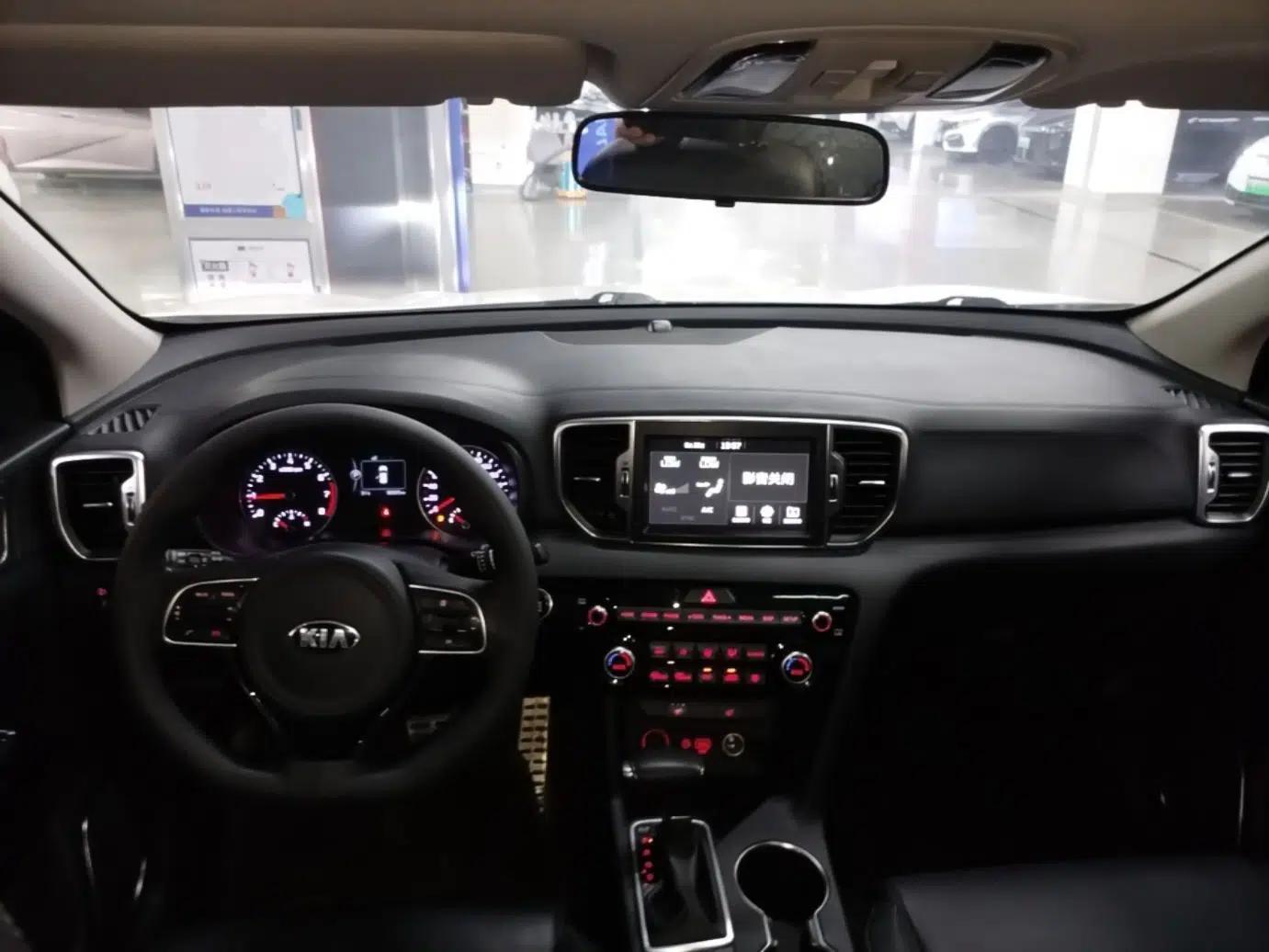 Kia KX5 2017 1.6T Automatic Two-Wheel Drive 15th Anniversary Special Edition DLX — миниатюра 12