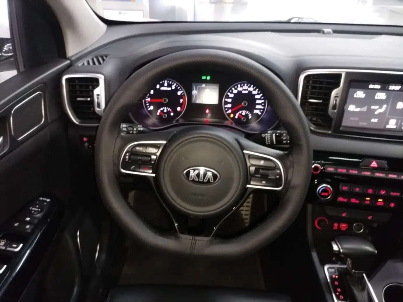 Kia KX5 2017 1.6T Automatic Two-Wheel Drive 15th Anniversary Special Edition DLX — миниатюра 13