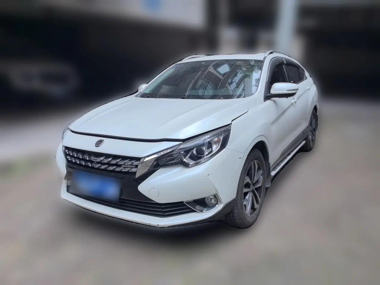 Venucia T90 2018 2.0L CVT Smart Connect Luxury Edition China V Standard — миниатюра 1