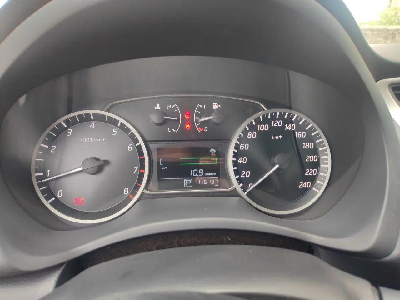 Nissan Sylphy 2016 1.6 XL CVT Luxury Edition — миниатюра 11