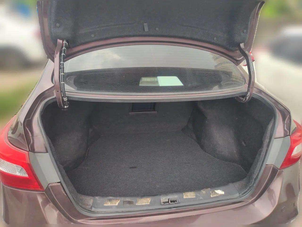 Nissan Sylphy 2016 1.6 XL CVT Luxury Edition — миниатюра 19