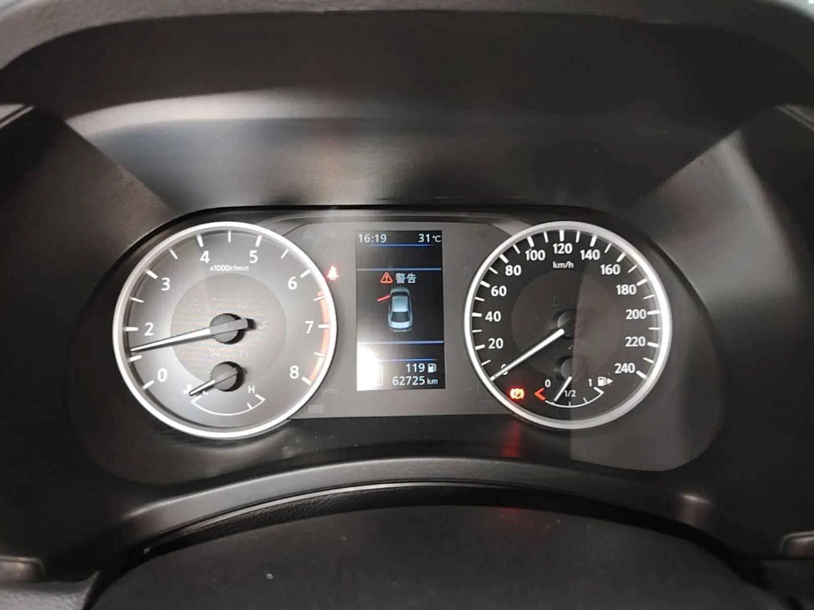 Nissan Sylphy 2022 1.6L XL CVT Enjoyment Edition — миниатюра 14