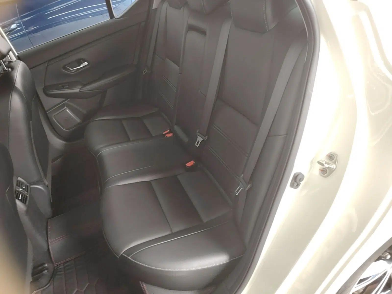 Nissan Sylphy 2022 1.6L XL CVT Enjoyment Edition — миниатюра 20