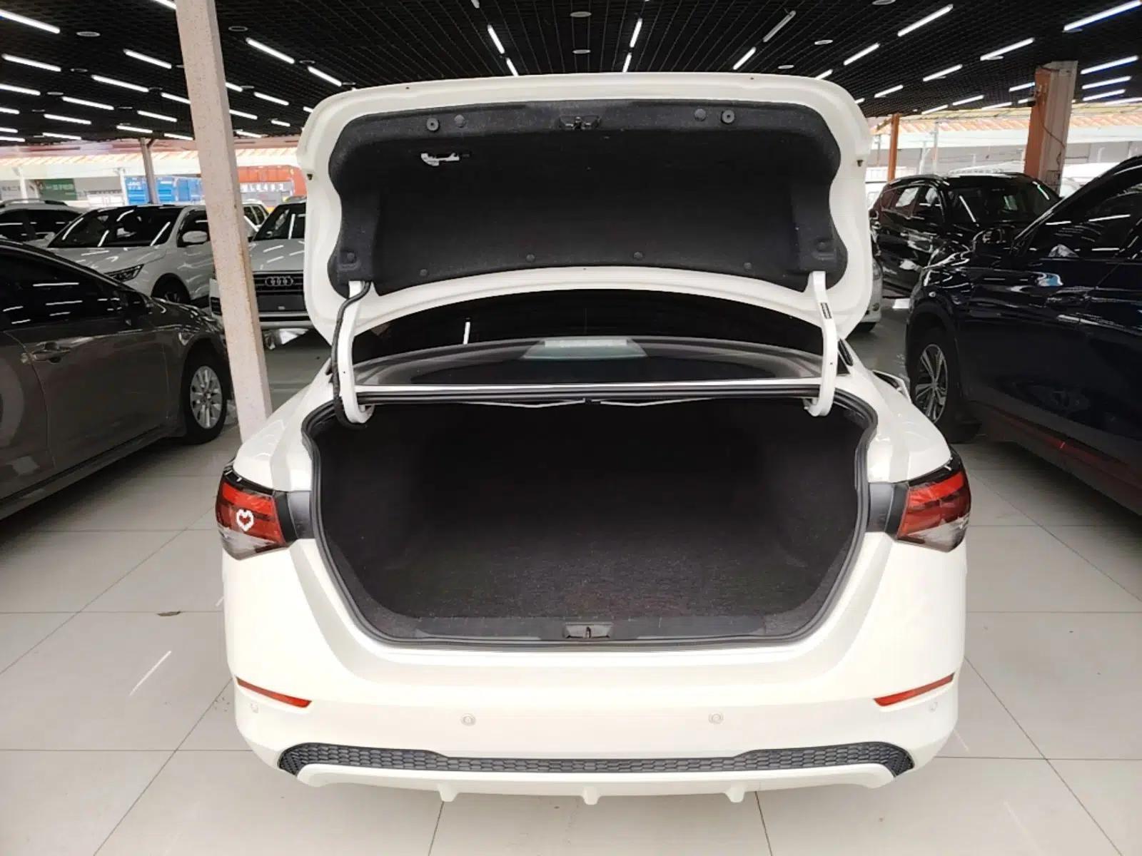 Nissan Sylphy 2022 1.6L XL CVT Enjoyment Edition — миниатюра 22