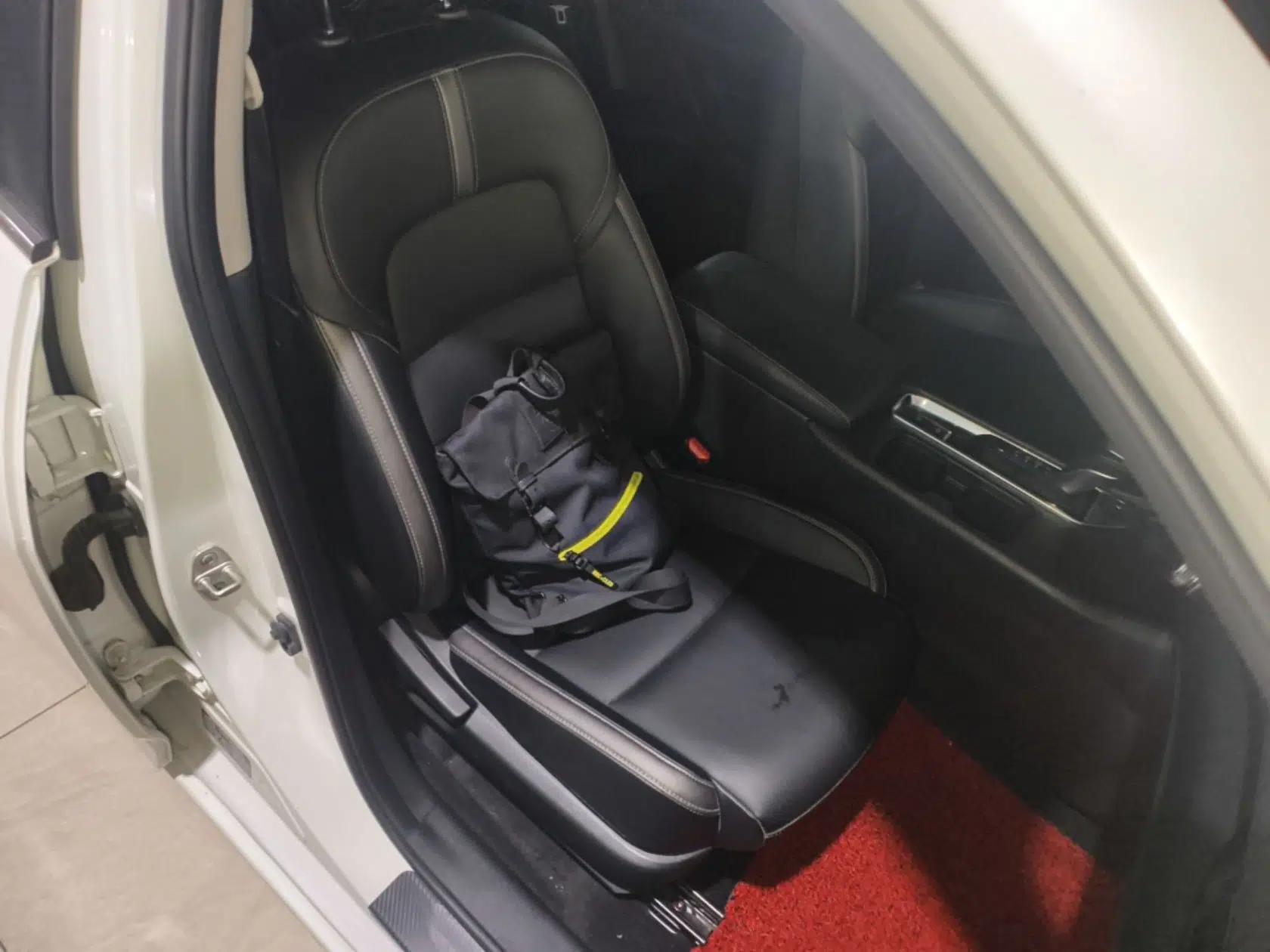 Nissan Sylphy 2022 1.6L XL CVT Enjoyment Edition — миниатюра 19
