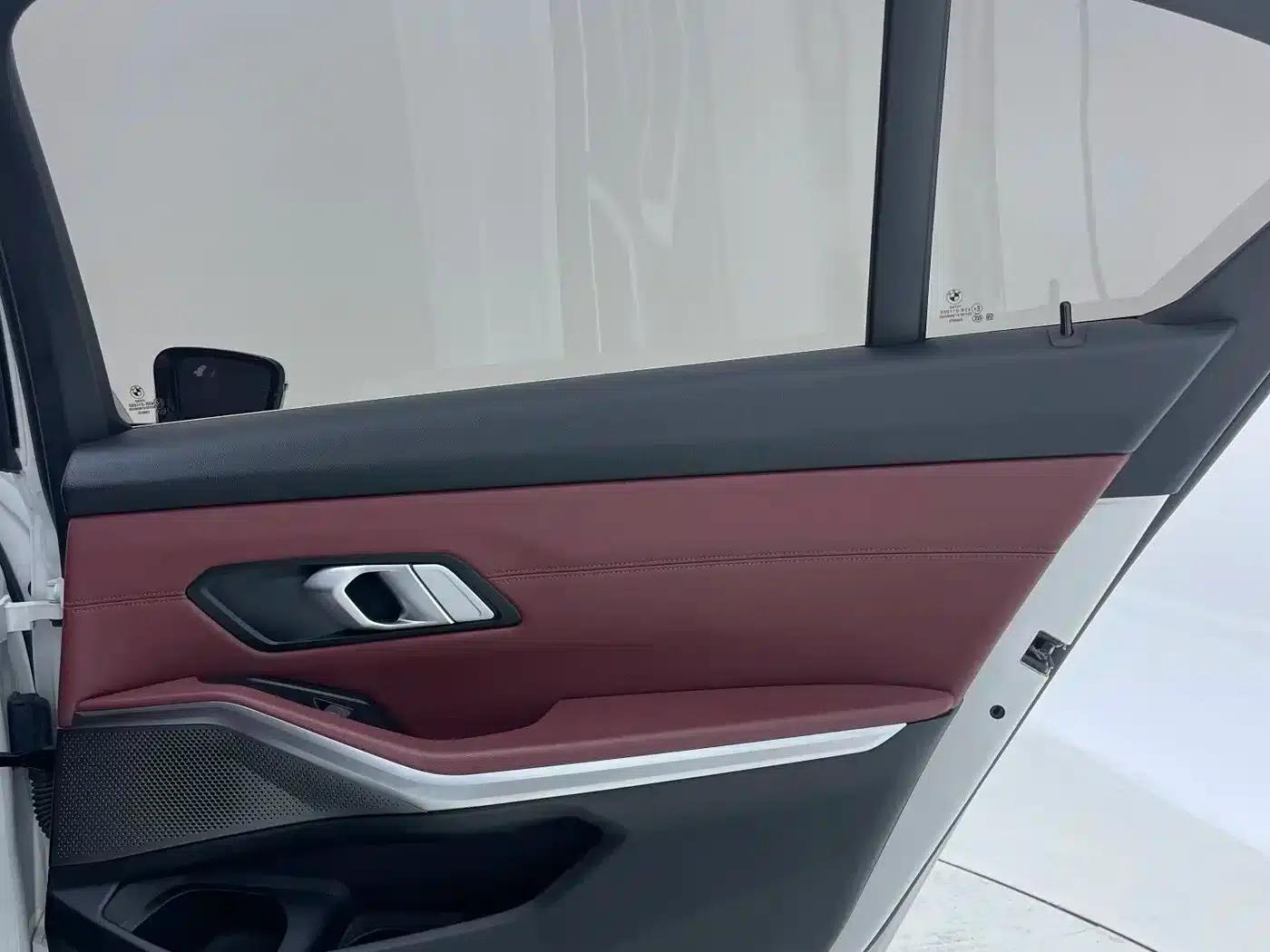 2022 BMW 3 Series 320Li M Sport Package — миниатюра 18