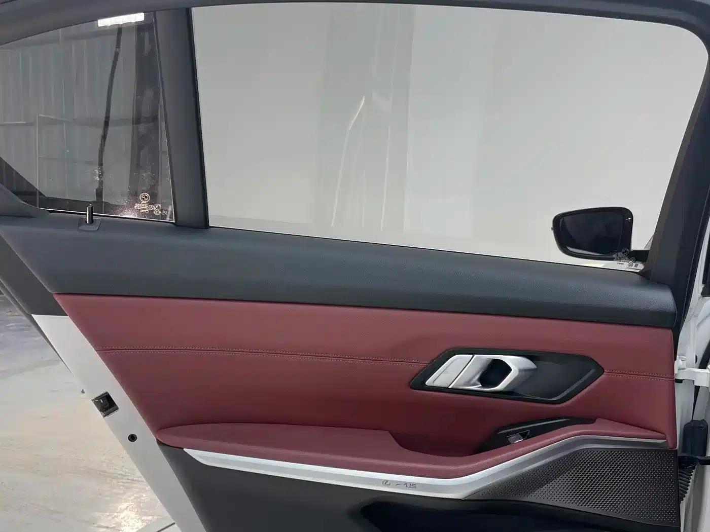 2022 BMW 3 Series 320Li M Sport Package — миниатюра 10