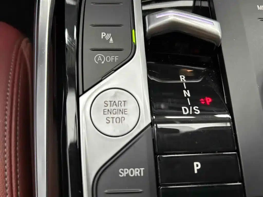 2023 BMW 3 Series 320Li M Sport Package — миниатюра 5