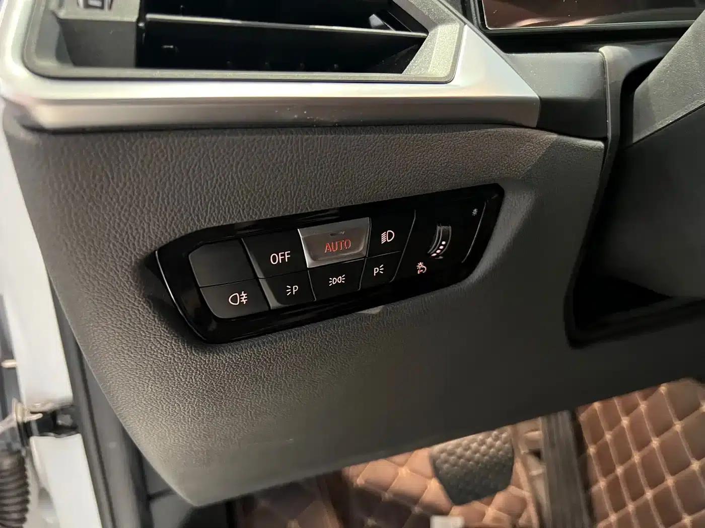 2023 BMW 3 Series 320Li M Sport Package — миниатюра 13