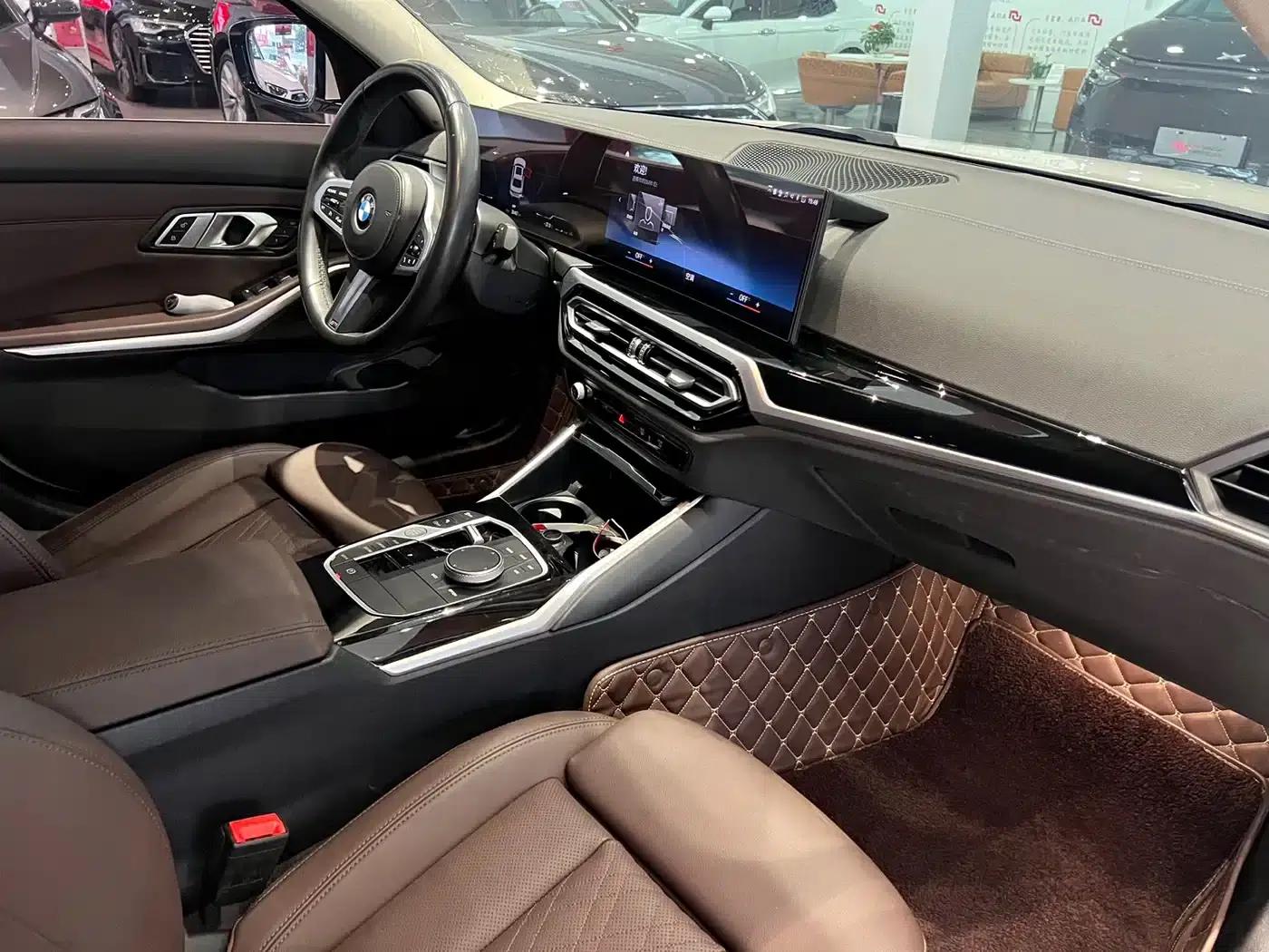 2023 BMW 3 Series 320Li M Sport Package — миниатюра 10