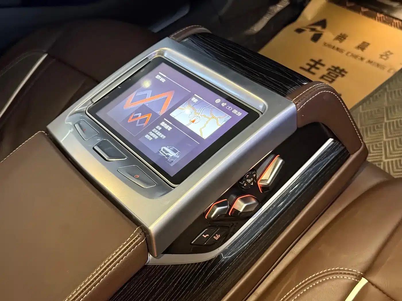 2021 BMW 7 Series 730Li M Sport Package — миниатюра 11