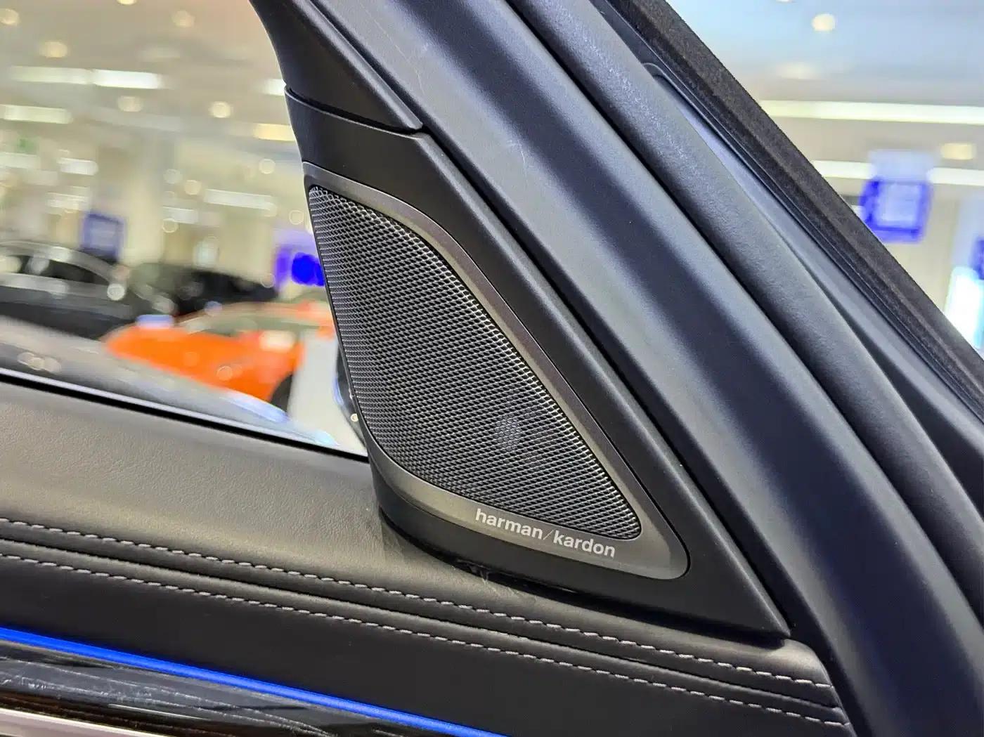 2021 BMW 7 Series 730Li M Sport Package — миниатюра 13